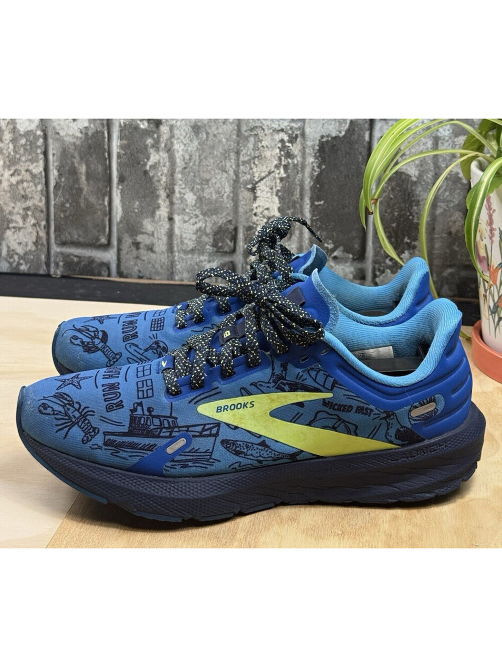 Brooks Blue/Yellow Low Top Lace-Up Men's Athletic Sneaker B Width 1203731B